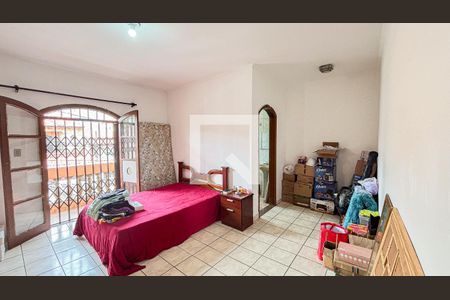 Casa à venda com 200m², 3 quartos e 2 vagas Casa à venda com 200m², 3 quartos e 2 vagasSuite