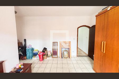 Casa à venda com 200m², 3 quartos e 2 vagas Casa à venda com 200m², 3 quartos e 2 vagasSuite