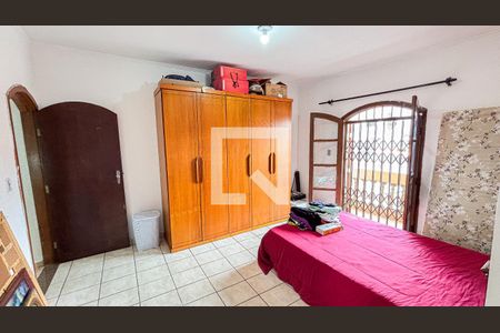 Casa à venda com 200m², 3 quartos e 2 vagas Casa à venda com 200m², 3 quartos e 2 vagasSuite