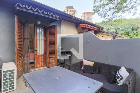 Casa à venda com 200m², 2 quartos e 1 vaga Casa à venda com 200m², 2 quartos e 1 vagaVaranda da Suíte 1