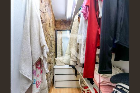 Casa à venda com 200m², 2 quartos e 1 vaga Casa à venda com 200m², 2 quartos e 1 vagaCloset da Suíte 1