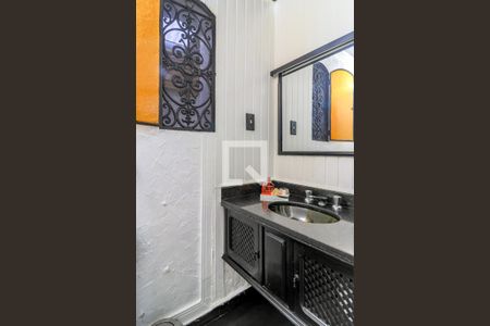 Casa à venda com 200m², 2 quartos e 1 vaga Casa à venda com 200m², 2 quartos e 1 vagaLavabo