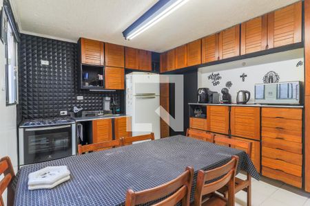 Casa à venda com 200m², 2 quartos e 1 vaga Casa à venda com 200m², 2 quartos e 1 vagaCozinha