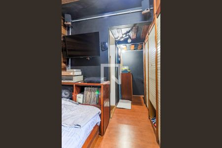 Casa à venda com 200m², 2 quartos e 1 vaga Casa à venda com 200m², 2 quartos e 1 vagaQuarto de Serviço