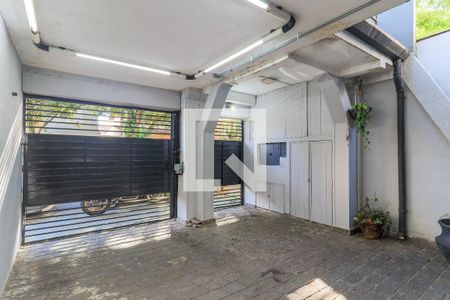 Casa à venda com 200m², 2 quartos e 1 vaga Casa à venda com 200m², 2 quartos e 1 vagaGaragem