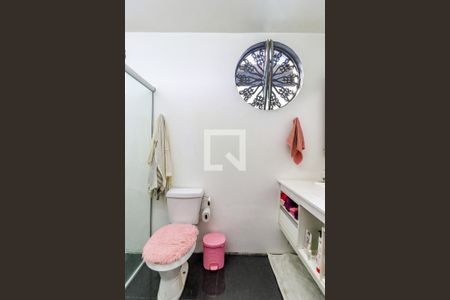 Casa à venda com 200m², 2 quartos e 1 vaga Casa à venda com 200m², 2 quartos e 1 vagaBanheiro da Suíte 1