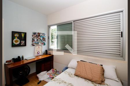 Apartamento à venda com 165m², 4 quartos e 3 vagasQuarto 2