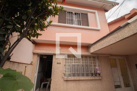 Casa à venda com 111m², 4 quartos e 2 vagas Casa à venda com 111m², 4 quartos e 2 vagasFachada