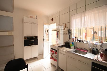 Casa à venda com 111m², 4 quartos e 2 vagas Casa à venda com 111m², 4 quartos e 2 vagasCozinha 2