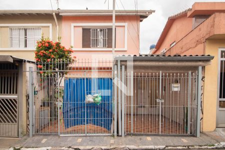 Casa à venda com 111m², 4 quartos e 2 vagas Casa à venda com 111m², 4 quartos e 2 vagasFachada