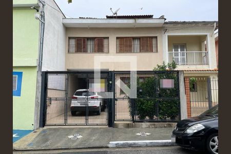 Casa à venda com 151m², 3 quartos e 3 vagas Casa à venda com 151m², 3 quartos e 3 vagasFachada