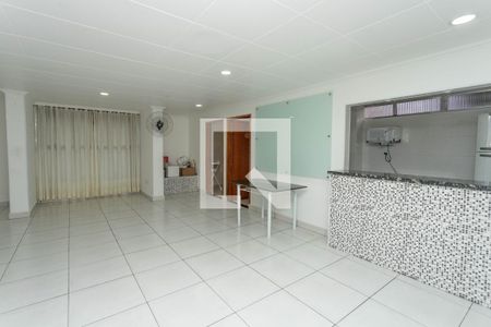 Apartamento à venda com 71m², 2 quartos e 1 vagaÁrea comum