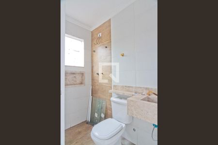 Casa à venda com 127m², 2 quartos e 3 vagas Casa à venda com 127m², 2 quartos e 3 vagasBanheiro da Suíte 2