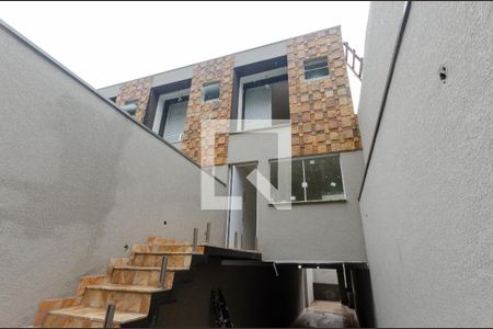 Casa à venda com 127m², 2 quartos e 4 vagas Casa à venda com 127m², 2 quartos e 4 vagasÁrea externa