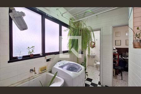 Apartamento à venda com 70m², 2 quartos e 1 vagaÁrea de Serviço