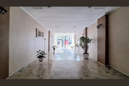 Apartamento à venda com 70m², 2 quartos e 1 vagaHall de entrada