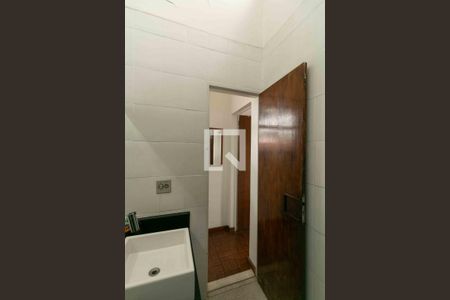 Casa à venda com 80m², 3 quartos e 1 vaga Casa à venda com 80m², 3 quartos e 1 vagaBanheiro