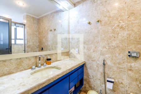 Apartamento à venda com 353m², 5 quartos e 5 vagas Apartamento à venda com 353m², 5 quartos e 5 vagasBanheiro da Suíte 1