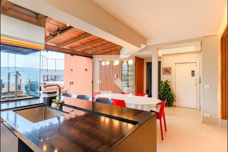 Apartamento à venda com 353m², 5 quartos e 5 vagas Apartamento à venda com 353m², 5 quartos e 5 vagasEspaço Gourmet