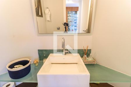 Apartamento à venda com 353m², 5 quartos e 5 vagas Apartamento à venda com 353m², 5 quartos e 5 vagasLavabo 2