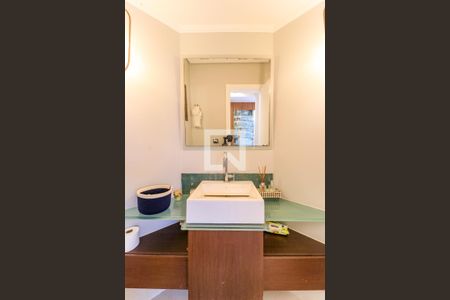 Apartamento à venda com 353m², 5 quartos e 5 vagas Apartamento à venda com 353m², 5 quartos e 5 vagasLavabo 2