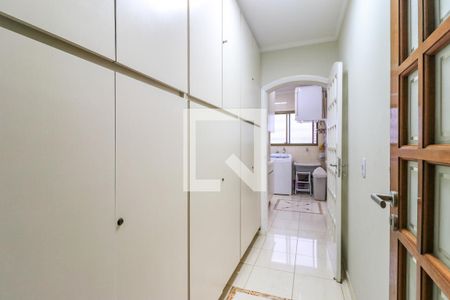 Apartamento à venda com 353m², 5 quartos e 5 vagas Apartamento à venda com 353m², 5 quartos e 5 vagasDespensa