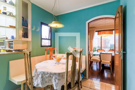 Apartamento à venda com 353m², 5 quartos e 5 vagas Apartamento à venda com 353m², 5 quartos e 5 vagasCopa