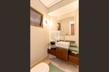 Apartamento à venda com 353m², 5 quartos e 5 vagas Apartamento à venda com 353m², 5 quartos e 5 vagasLavabo 2