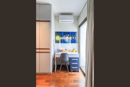 Apartamento à venda com 353m², 5 quartos e 5 vagas Apartamento à venda com 353m², 5 quartos e 5 vagasSuíte 2