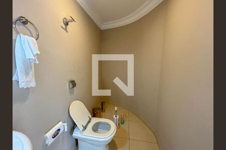 Casa à venda com 470m², 5 quartos e 4 vagas Casa à venda com 470m², 5 quartos e 4 vagasLavabo