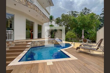 Casa à venda com 470m², 5 quartos e 4 vagas Casa à venda com 470m², 5 quartos e 4 vagasPiscina