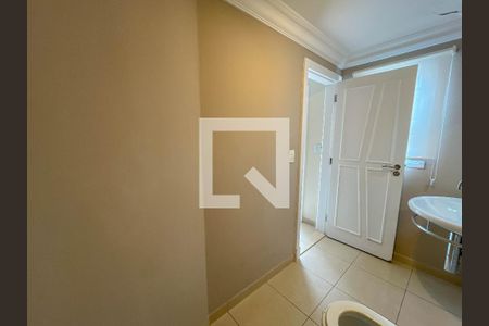 Casa à venda com 470m², 5 quartos e 4 vagas Casa à venda com 470m², 5 quartos e 4 vagasLavabo