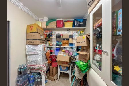 Casa à venda com 470m², 5 quartos e 4 vagas Casa à venda com 470m², 5 quartos e 4 vagasDespensa
