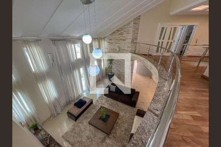 Casa à venda com 470m², 5 quartos e 4 vagas Casa à venda com 470m², 5 quartos e 4 vagasCorredor