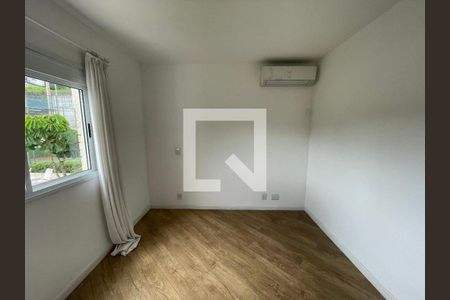 Apartamento à venda com 132m², 4 quartos e 3 vagas Apartamento à venda com 132m², 4 quartos e 3 vagasSuíte