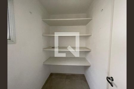 Apartamento à venda com 132m², 4 quartos e 3 vagas Apartamento à venda com 132m², 4 quartos e 3 vagasQuarto de Serviço