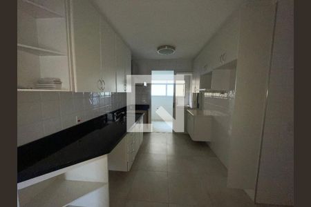 Apartamento à venda com 132m², 4 quartos e 3 vagas Apartamento à venda com 132m², 4 quartos e 3 vagasCozinha