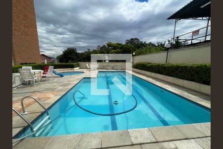 Apartamento à venda com 132m², 4 quartos e 3 vagas Apartamento à venda com 132m², 4 quartos e 3 vagasÁrea comum - Piscina