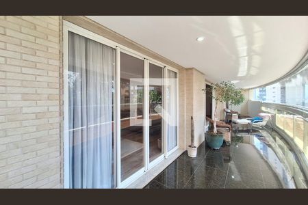 Apartamento à venda com 366m², 4 quartos e 5 vagas Apartamento à venda com 366m², 4 quartos e 5 vagasVaranda da Sala