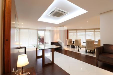 Apartamento à venda com 366m², 4 quartos e 5 vagasÁrea comum - Salão de festas