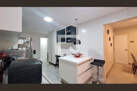 Apartamento à venda com 366m², 4 quartos e 5 vagas Apartamento à venda com 366m², 4 quartos e 5 vagasCozinha