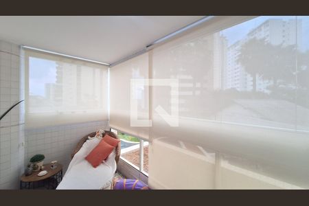 Apartamento à venda com 366m², 4 quartos e 5 vagas Apartamento à venda com 366m², 4 quartos e 5 vagasVaranda suíte 4