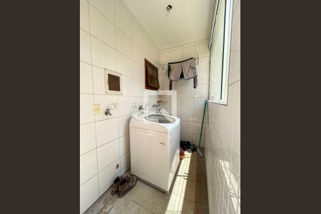 Casa à venda com 300m², 5 quartos e 4 vagas Casa à venda com 300m², 5 quartos e 4 vagasÁrea de Serviço
