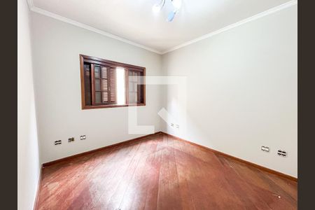 Casa à venda com 300m², 5 quartos e 4 vagas Casa à venda com 300m², 5 quartos e 4 vagasQuarto 1