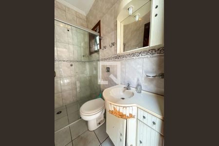 Casa à venda com 300m², 5 quartos e 4 vagas Casa à venda com 300m², 5 quartos e 4 vagasBanheiro de serviço