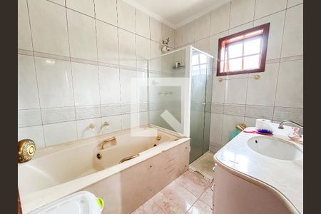 Casa à venda com 300m², 5 quartos e 4 vagas Casa à venda com 300m², 5 quartos e 4 vagasBanheiro da Suíte 1