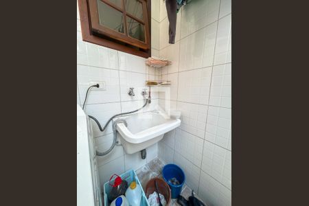 Casa à venda com 300m², 5 quartos e 4 vagas Casa à venda com 300m², 5 quartos e 4 vagasÁrea de Serviço
