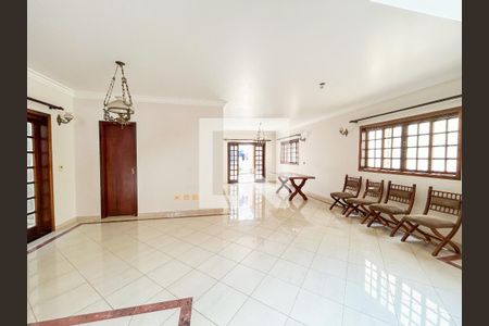 Casa à venda com 300m², 5 quartos e 4 vagas Casa à venda com 300m², 5 quartos e 4 vagasHall de entrada