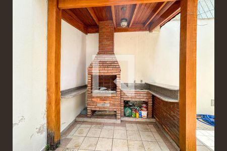 Casa à venda com 300m², 5 quartos e 4 vagas Casa à venda com 300m², 5 quartos e 4 vagasChurrasqueira