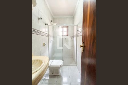 Casa à venda com 300m², 5 quartos e 4 vagas Casa à venda com 300m², 5 quartos e 4 vagasBanheiro